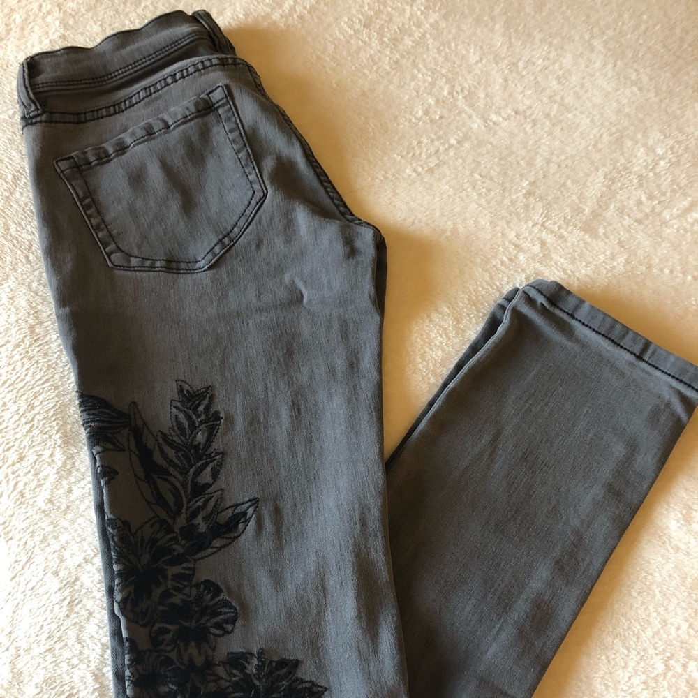 New York & Co Charcoal Grey Print Skinny Jeans